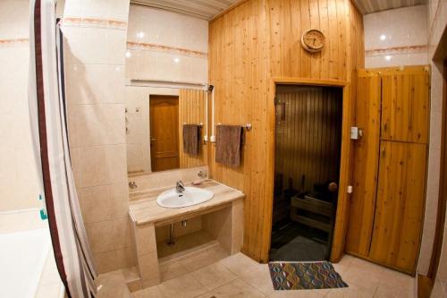 Чем отделать стены в подвале частного дома. Материалы и принципы отделки 06 Чем отделать стены в подвале частного дома. Материалы и принципы отделки 06