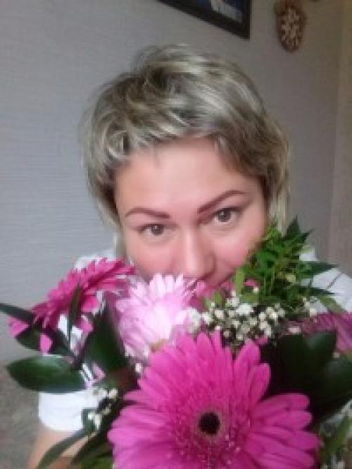 Горшки для цветов своими руками. Оригинальные настольные горшки под цветы из жестяных банок 02