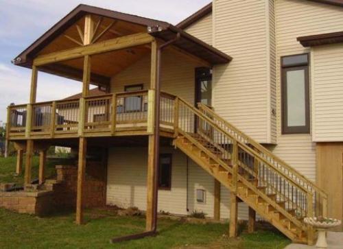 Как сделать крыльцо из бруса и досок. Назначение крыльца