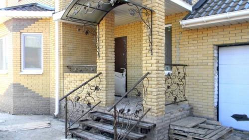 Крыльцо деревянного дачного дома своими руками. Требования безопасности и удобства 16