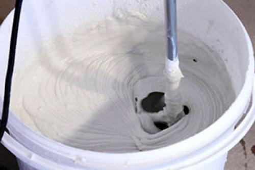 Как шпаклевать потолок бетонный. Технология шпаклевки потолка