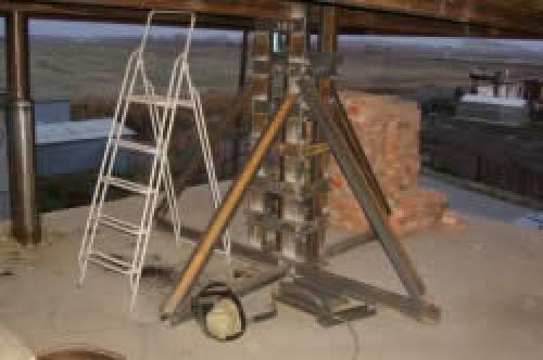 Какие материалы можно использовать для поднятия крыши или потолка с помощью домкрата. Работы по подготовке