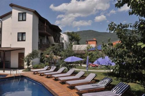 Как изменится внешний вид дома после поднятия крыши. Реконструкция крыши и её виды