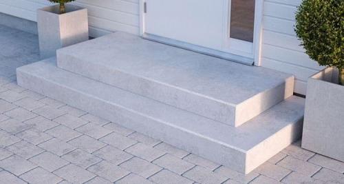 Входное крыльцо частного дома. Фундамент для крыльца