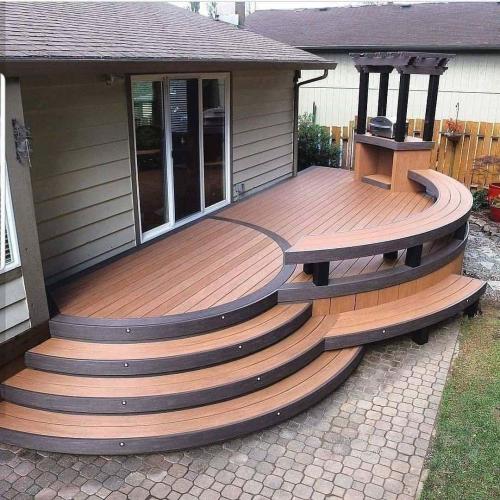 Входное крыльцо частного дома. Фундамент для крыльца