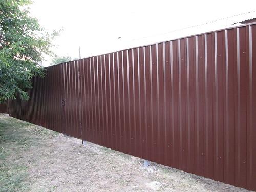 Закрываем столбы фундамента профлистом. Виды фундамента под забор из профнастила 04 Закрываем столбы фундамента профлистом. Виды фундамента под забор из профнастила 04