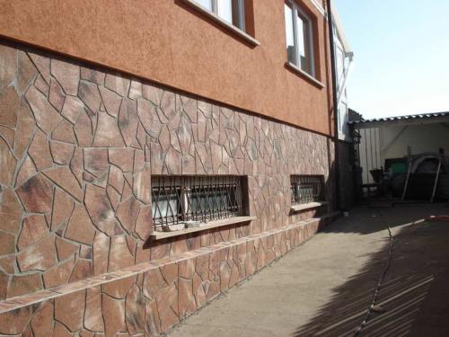 Отделка цоколя дома. Отделка цоколя частного дома: ТОП-5 лучших отделочных материалов для облицовки и закрытия снаружи фундамента по мнению эксперта