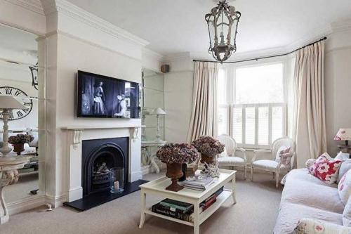 Дизайн светлой комнаты с диваном. Дизайн светлой гостиной — современные идеи и тенденции