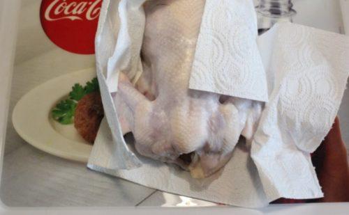 Курица на соли с чесноком. Курица с хрустящей корочкой, запеченная целиком на соли в духовке: секреты приготовления сочной курицы