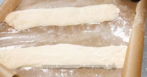 Мягкий, пористый хлеб с хрустящей корочкой. Хлеб домашний (о хлебной корочке)