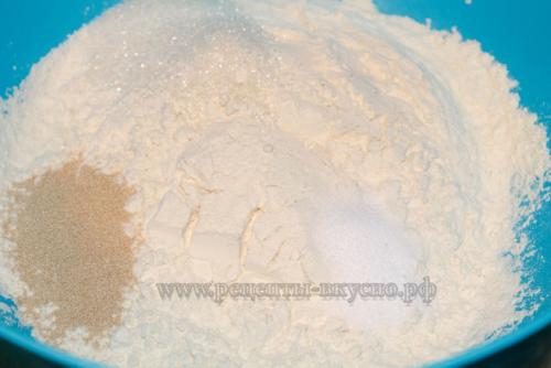 Мягкий, пористый хлеб с хрустящей корочкой. Хлеб домашний (о хлебной корочке)