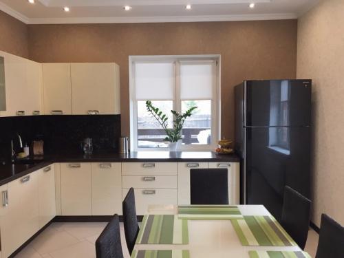 Бежевая кухня. Что выполнить в бежевом цвете на кухне