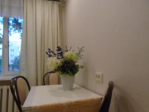 Бежевая мебель, какие обои. Обои для бежевой кухни