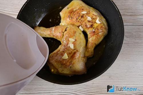 Окорочка с хрустящей корочкой. Как запечь окорочка, чтобы корочка была очень хрустящей 10