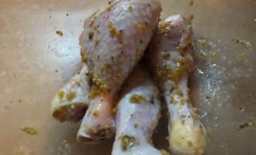 Голень в духовке на противне. Куриные ножки в духовке – 10 вкусных пошаговых рецептов