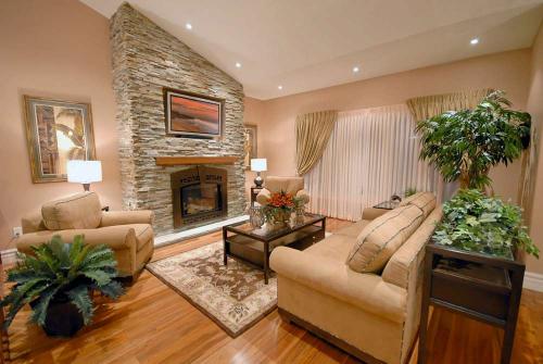 Интерьер в бежевых тонах с яркими акцентами. Бежевый цвет и его сочетания в интерьере