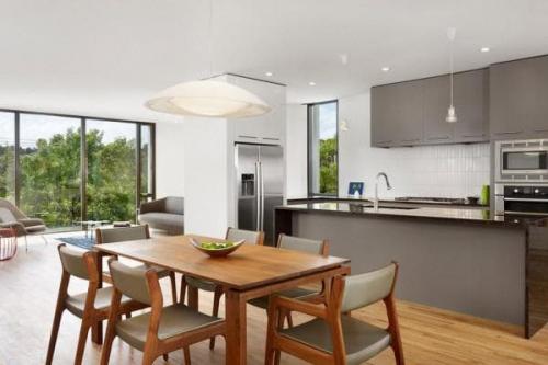 Бежевая кухня с яркими акцентами. Кухня в бежевых тонах: с серым, с белым, с яркими акцентами