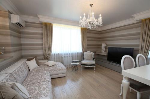 Бежевые обои в зал. Бежевые обои для стен: современный дизайн, варианты комбинирования и сочетания в интерьере (110 фото)