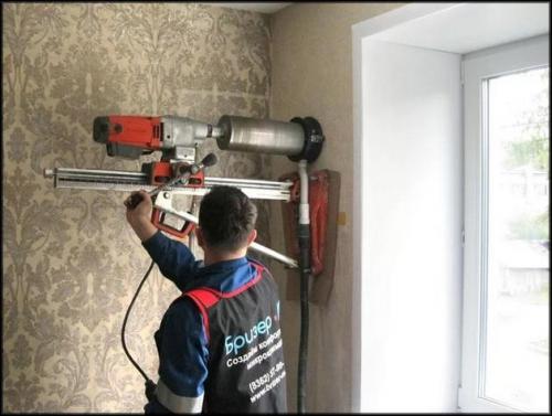 Как сделать вытяжку в частном доме через стену. Вентиляция с отводом в стене