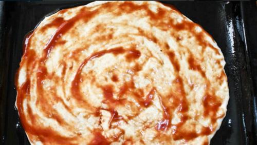 Рецепт пицца в духовке. Рецепт пиццы с колбасой и сыром в домашних условиях в духовке