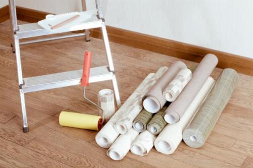 Нужно ли сдирать старую краску со стен. Обязательно ли удалять краску со стен перед поклейкой обоев?