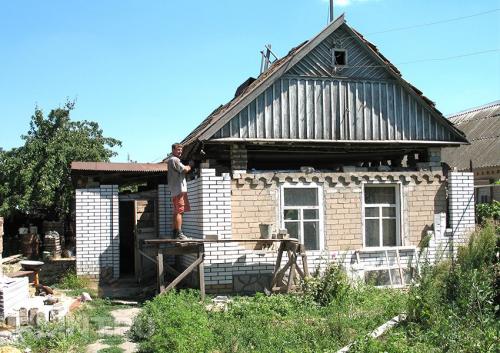 Как можно избежать повреждения конструкции дома при увеличении высоты потолка. Как поднять крышу дома для увеличения высоты потолков