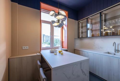 Как мыть матовую краску на стене. Как выбрать моющуюся краску для кухни?