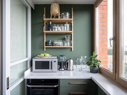 Как мыть матовую краску на стене. Как выбрать моющуюся краску для кухни?