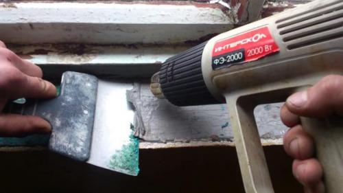 Снять краску со стены феном. Как снять краску строительным феном