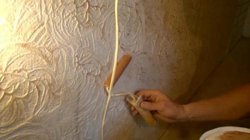 Как переделать декоративную штукатурку. Как освежить краской старую декоративную штукатурку