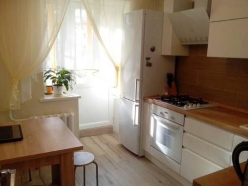 Дизайн кухни однокомнатной квартиры. Зонирование 34