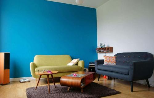 На окрашенной стене остаются следы. Как быть если окрашенные стены пачкают и на них остаются следы