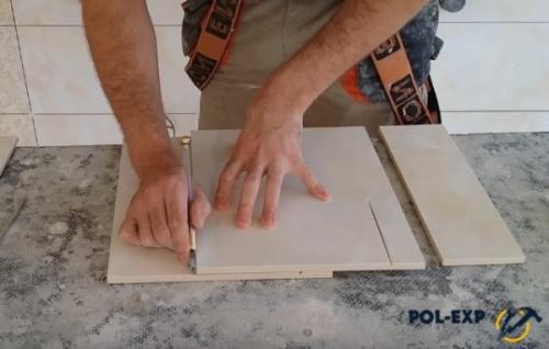 Как положить плитку в маленьком туалете. Как правильно резать плитку