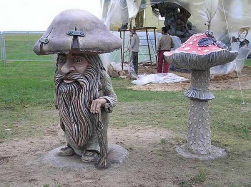 Как сделать пугало из цемента. Фигурки из цемента: чем хороши и как делать