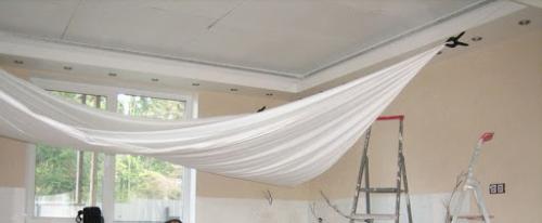 Можно ли исправить провисший потолок без замены его. Провис натяжной потолок: причины и способы возвращения «былой красоты»