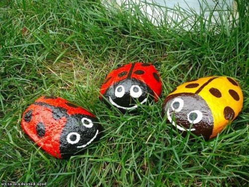 Какие бутылки можно использовать для изготовления Божьей коровки. Как сделать божью коровку из пластиковой бутылки
