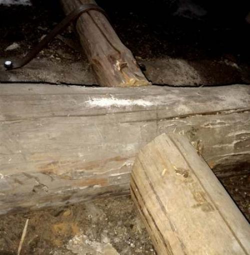 Как избежать повреждения конструкций и отделки при поднятии потолка в старом деревянном доме. Устранение потолочных перекрытий на даче