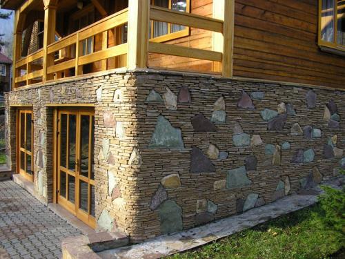 Чем обшить стены в подполье в частном доме. Чем отделать цоколь дома: от эксклюзивных до бюджетных вариантов с пошаговыми инструкциями