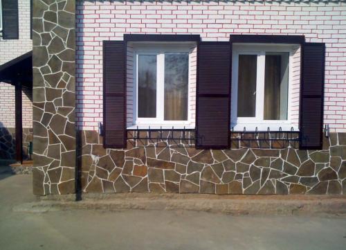 Чем обшить стены в подполье в частном доме. Чем отделать цоколь дома: от эксклюзивных до бюджетных вариантов с пошаговыми инструкциями