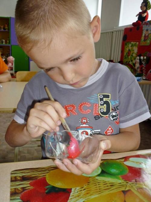 Божья коровка из пластиковой бутылки своими руками. Детский мастер-класс поделки из донышка пластиковой бутылки «Божья коровка»