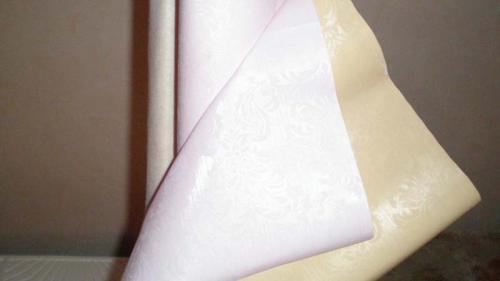 Клеенка для оклейки стен. Достоинства и недостатки материала