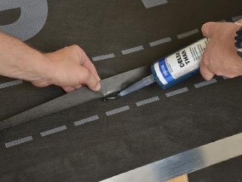 Чем приклеить клеенку к бетонной стене. Как приклеить клеенку к стене? 05 Чем приклеить клеенку к бетонной стене. Как приклеить клеенку к стене? 05