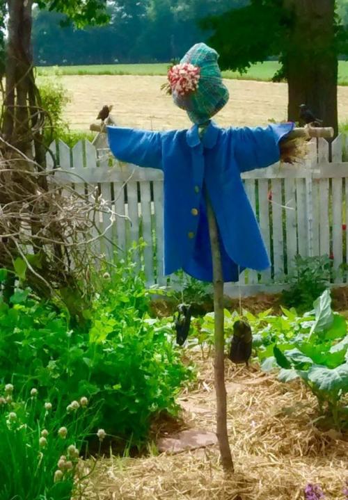 Страшное пугало своими руками. Как сделать пугало для огорода: 165 фото простых и красивых идей, как сделать своими руками чучело