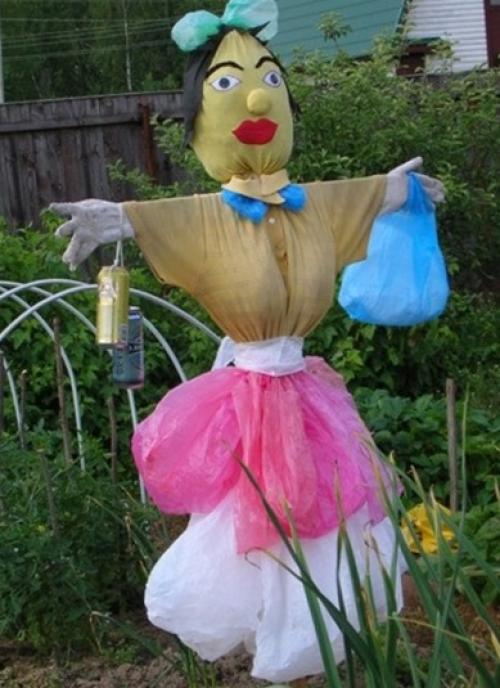 Как сделать пугало для огорода. Шуршащее пугало