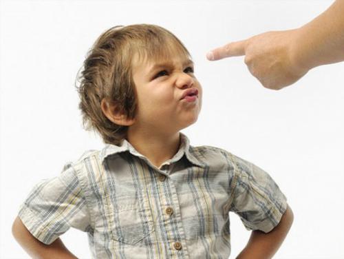 Какие эмоции могут вызывать истории о пугале огородном у детей. Вредны ли детям страшилки?