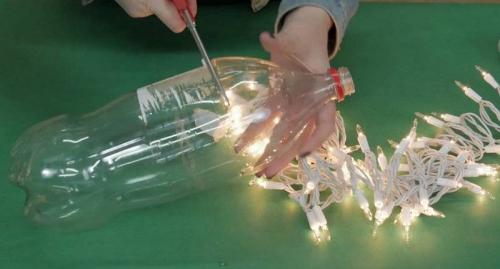 Поделки из пластиковых бутылок свеженькое, что-нибудь. Поделки из пластиковых бутылок своими руками: 84 фото лучших идей использования 1,5 и 5 литровых бутылок для детей, дачи, дома, сада