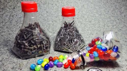 Что можно сделать из пластиковых бутылок для двора. Поделки из пластиковых бутылок: 135 фото вариантов использования пластика в украшении сада