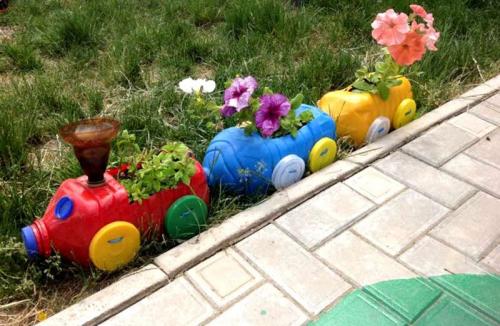 Поделки для клумбы из пластиковых бутылок. Клумба из бутылок: 130 фото примеров оформления участка при помощи пластиковой и стеклянной тары