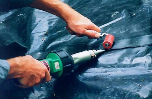 Как приклеить клеенку на стену качественно и надолго. Чем можно приклеить клеенку к стене? 04