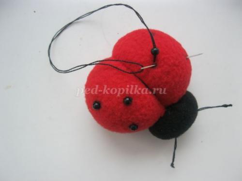 Божья коровка своими руками для сада на даче. Поделка «Божья коровка» своими руками: 55 идей для детей и для сада 15